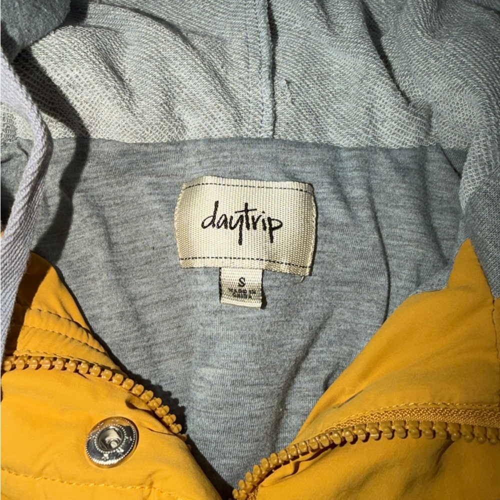 Daytrip Mustard Vest with Gray Hood - Picture 2 of 4